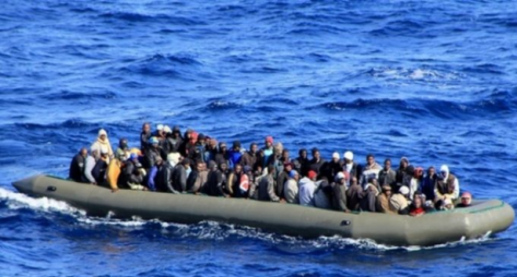 البحرية الملكية تقدم المساعدة لـ 438 مرشحا للهجرة غير الشرعية